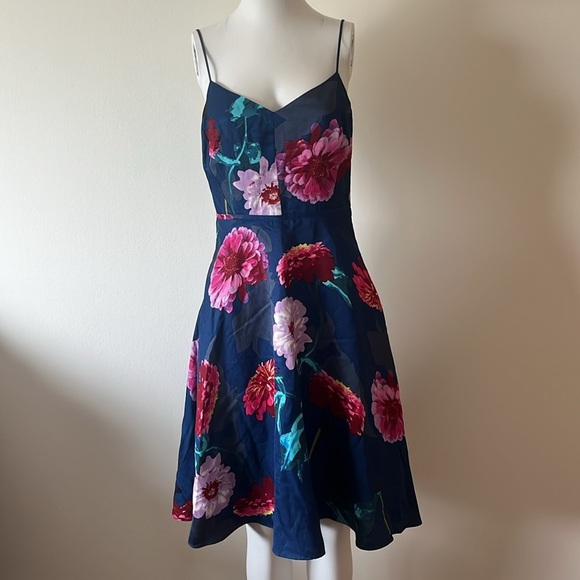 Banana Republic Floral Dress Size 4 - Picture 4 of 16